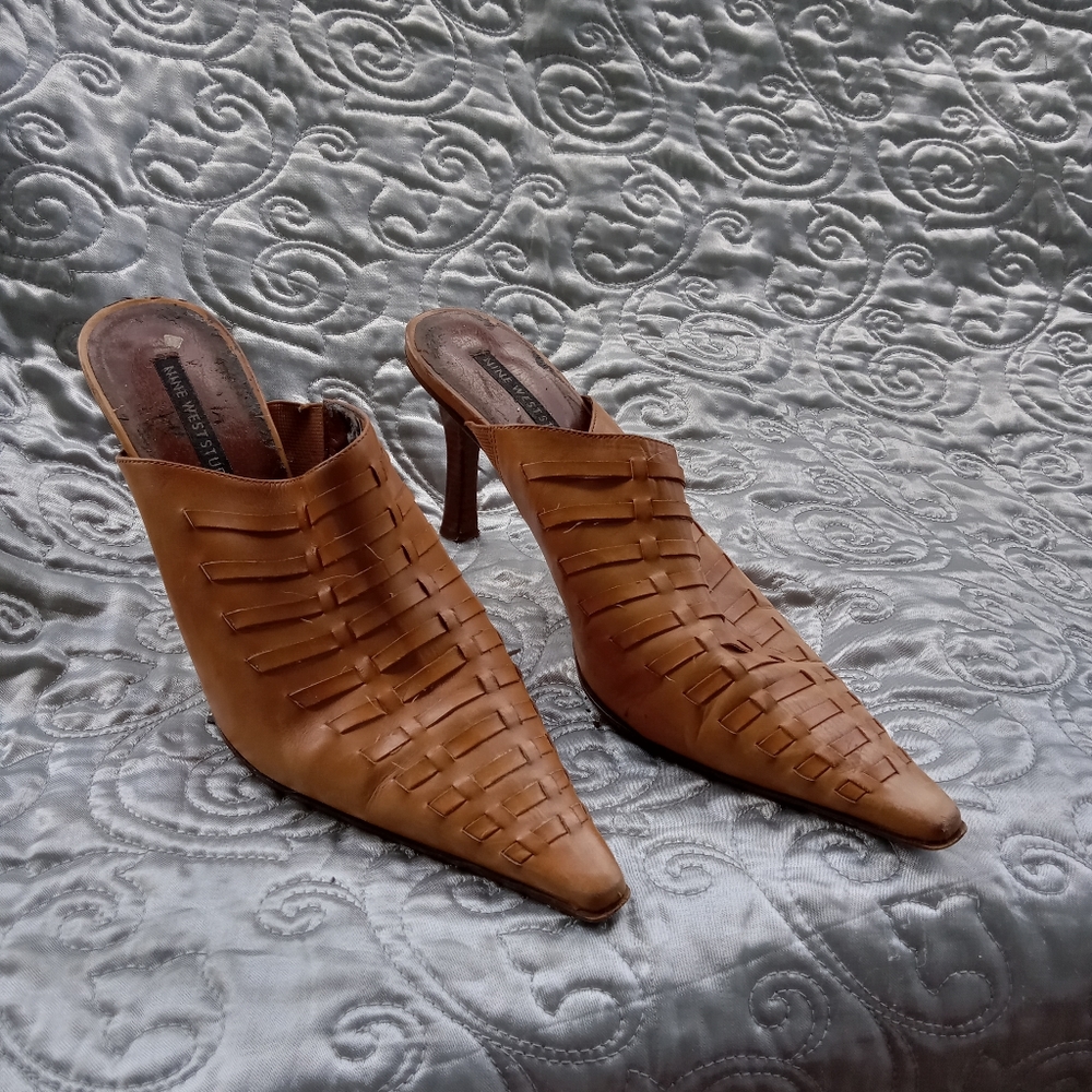 Multiple Shoes - Picture 2 of 2